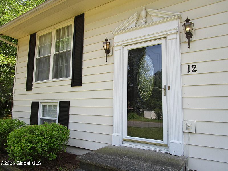 3rd image of 12 Teakwood Drive