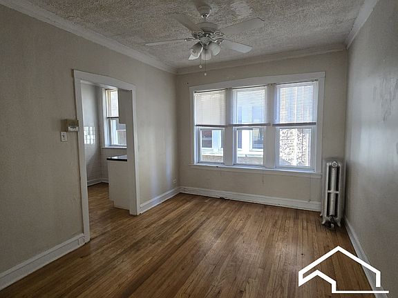 3rd image of 4047 N Mozart St #1E