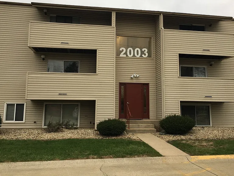 2003 S Mattis Ave #C — Photo 1