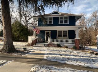 1810 Crescent Dr, Saint Joseph, MO 64506