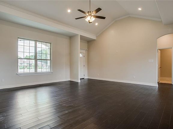 3rd image of 205 Melorine Dr