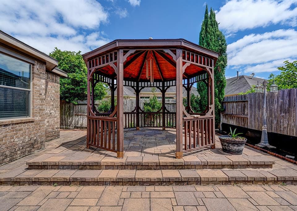 1st image of 5611 Kendall Hill Ln