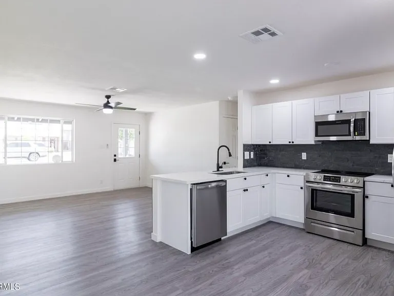 719 E Fillmore St — Photo 7