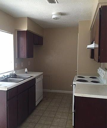 2nd image of 3221 Forestdale Ln