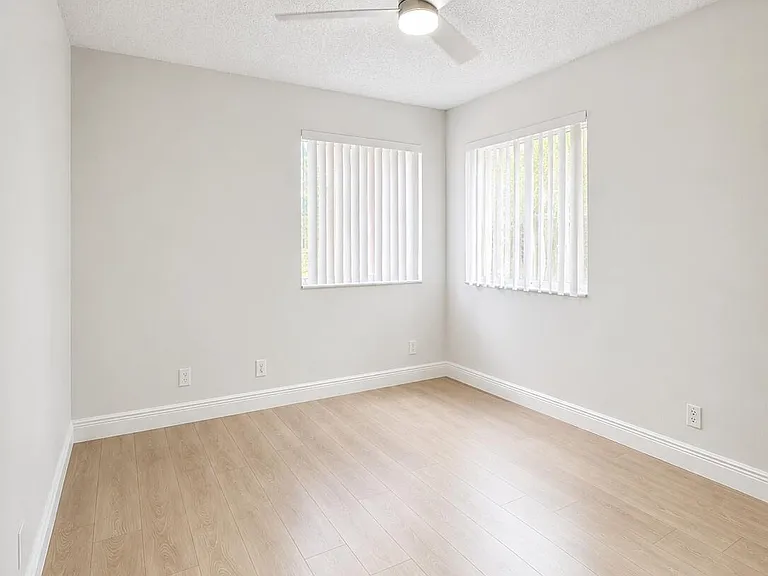 332 NW 107th Ave — Photo 17