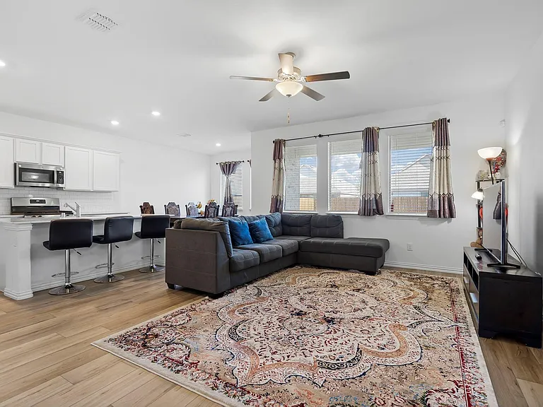 1713 Lake Grove Dr — Photo 21