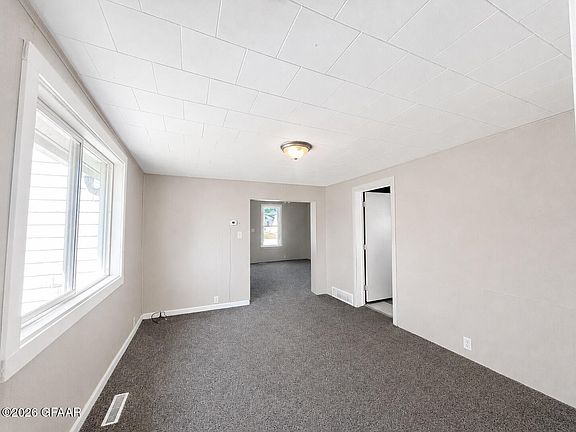 3rd image of 20 5th Ave SE