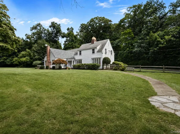 1 Stonegate Lane, Old Brookville, NY 11545