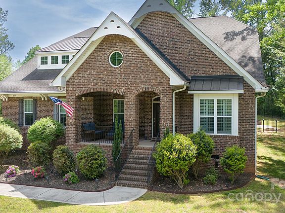 2nd image of 639 Yellow Rose Ct