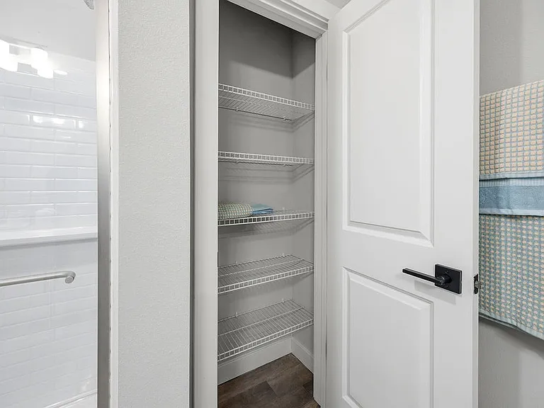 Zephyr Apartments — Photo 8