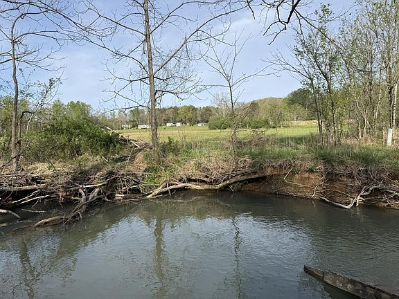 3rd image of 1395 Ward Rd