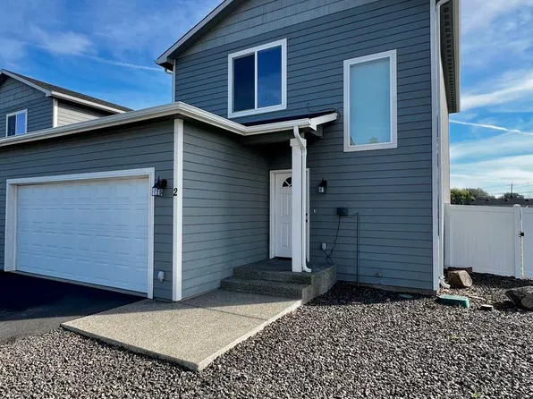 h703, 703 N 29th Ave #2, Yakima, WA 98902