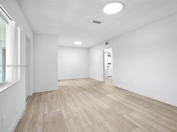 5th image of 2101 NE 68th St APT 202
