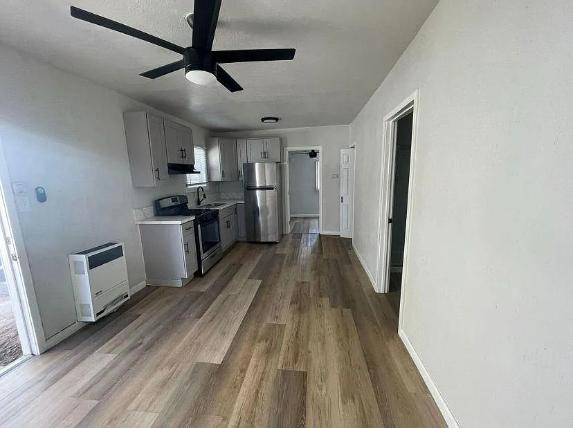 2 bed, 900 sqft, $2,250 — Photo 2