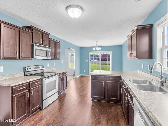 5th image of 3117 Bettye Gresham Lane