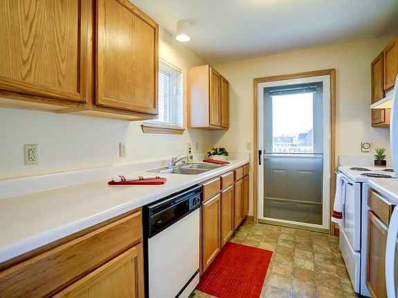 4th image of 1110 N Sherman Ave APT 315