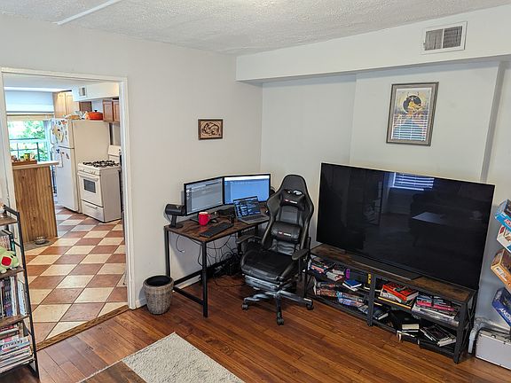 3rd image of 115 Parker St APT 3