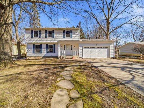 8285 Steeplechase Dr, Mentor, OH 44060