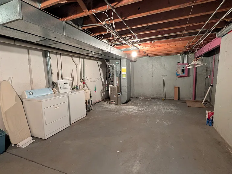 410 Orleans Ave — Photo 26