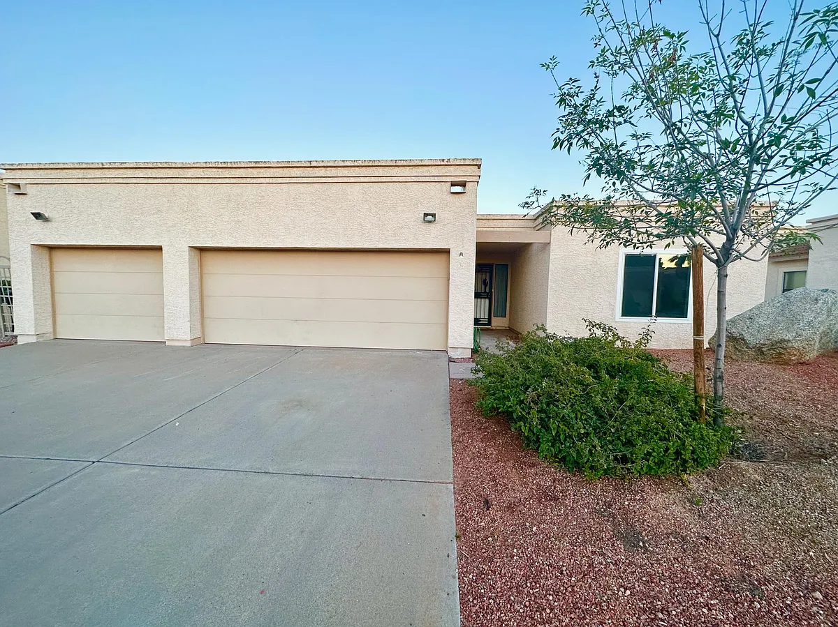 Building Photo - 2645 N 61st St