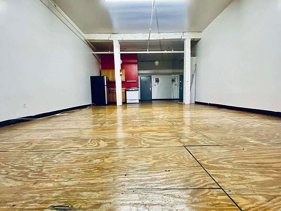 5th image of 1085 Willoughby Ave APT B1