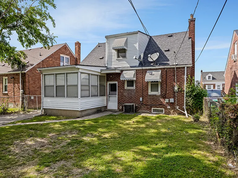 15630 Sprenger Ave — Photo 22
