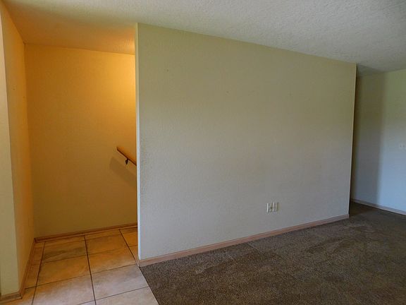 4th image of 412 W Odell Ct
