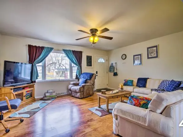 6 Marion Dr, Saint James, MO 65559