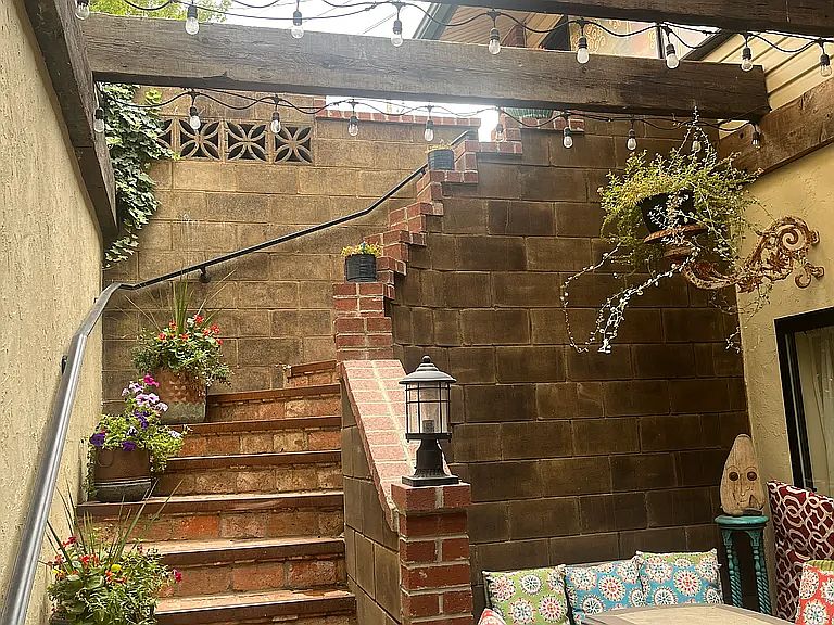 Entry way from the courtyard. Very private.