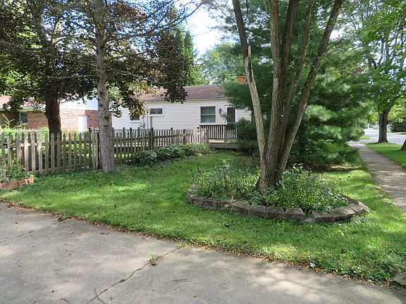 2nd image of 3344 Rosedale St