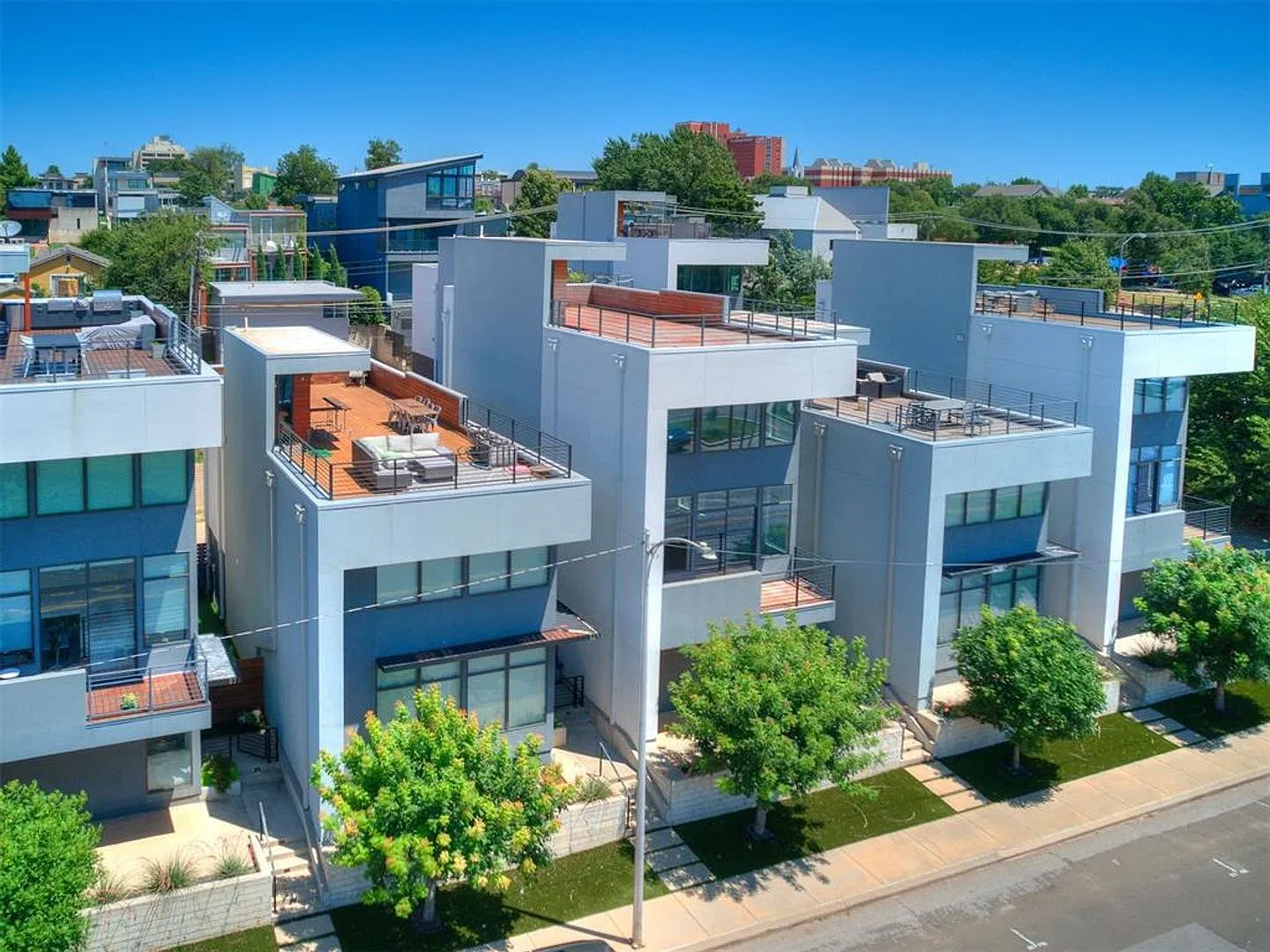 *Special*Luxury Modern Contemporary 3 Bedroom 3.5 Bathroom Home In "Sosa" District/ Downtown Okc — Photo 4