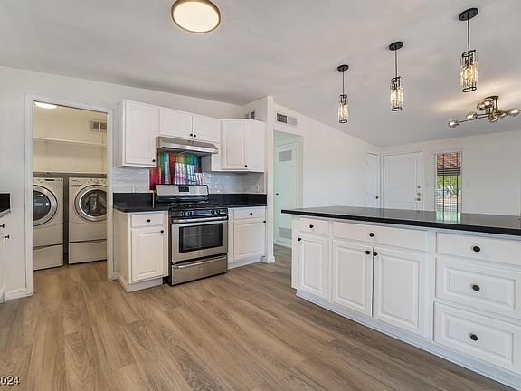 4th image of 2934 Burnham Ave