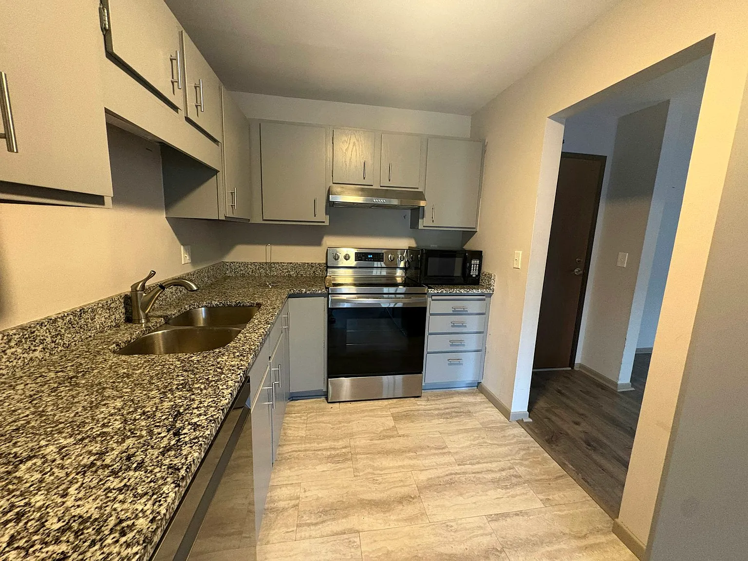 7301 West 101st Street, Unit 102 — Photo 4