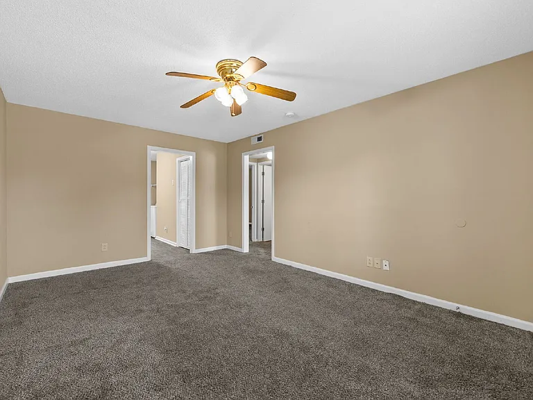3284 Tower Dr #D — Photo 4