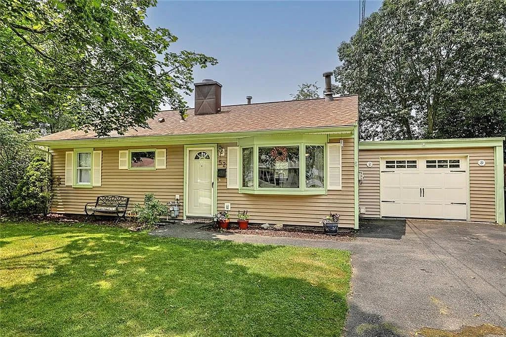 3 bed, 1.0 bath, 875 sqft, $2,800 — Photo 1