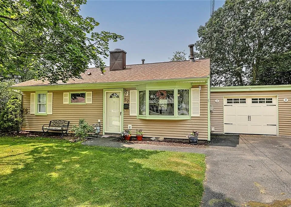 52 Leroy Dr