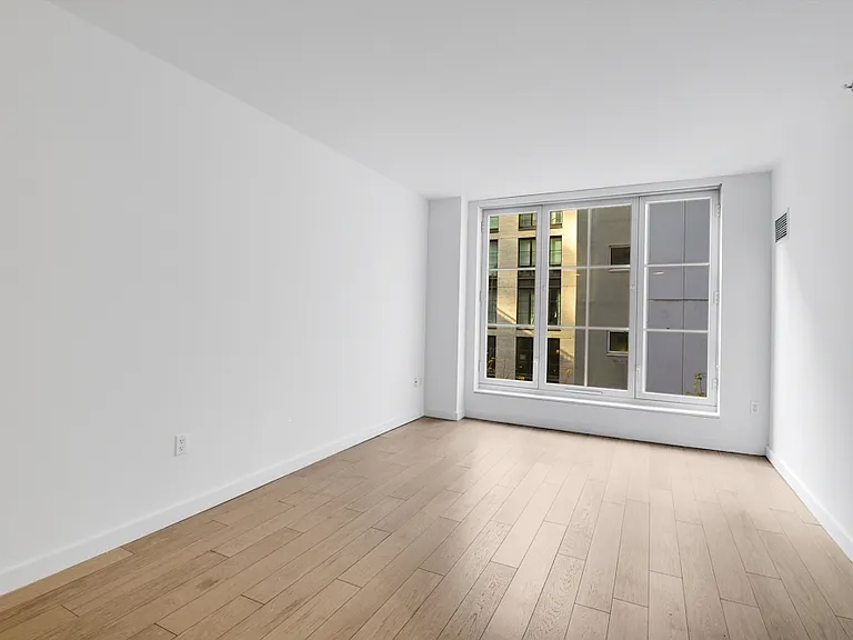 535 W 43rd St S #9GG — Photo 10