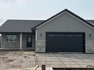 2203 E Golden Gate Dr, Appleton, WI 54913