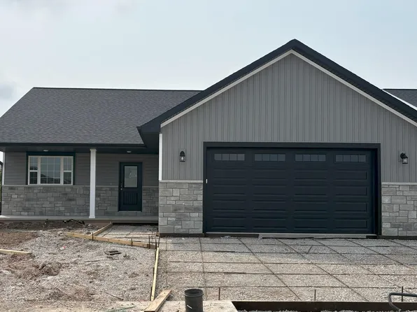 2203 E Golden Gate Dr, Appleton, WI 54913