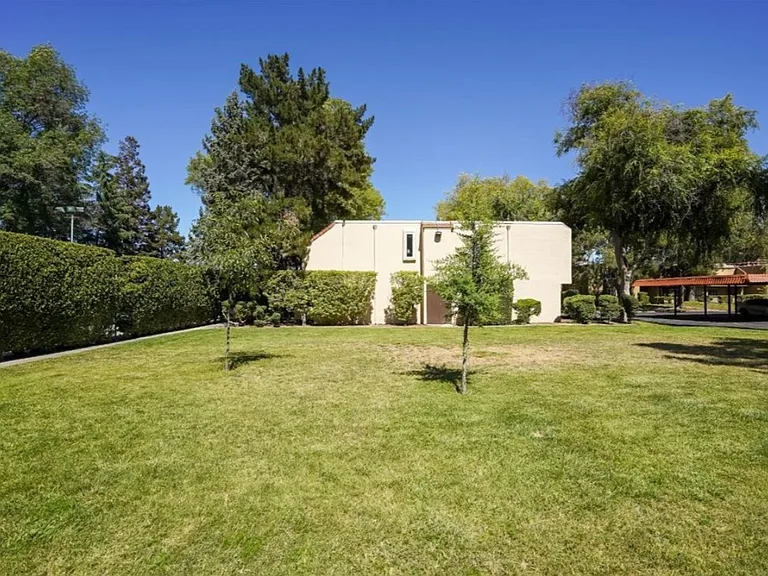 276 Tradewinds Dr #12 — Photo 25