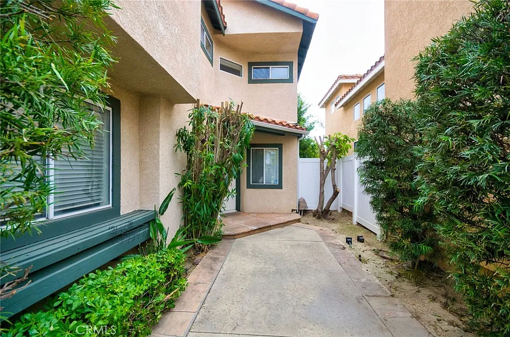 3 bed, 2.5 bath, 1603 sqft, $3,400 — Photo 4