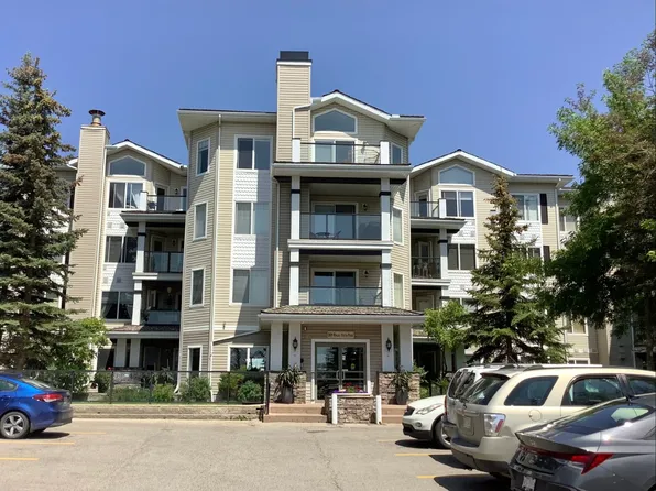 369 Rocky Vista Park NW #133, Calgary, AB T3G 5K7