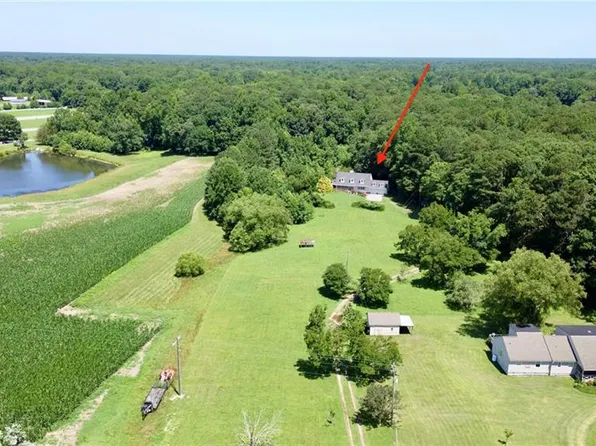 4052 Lake Point Rd, Suffolk, VA 23434