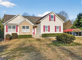 443 Beacon Dr, Maysville, GA 30558