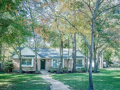 49 Crystal Lake Ln, Spring, TX, 77380