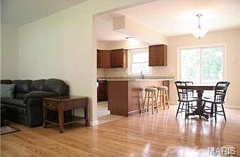 4th image of 7 Ellis Dr