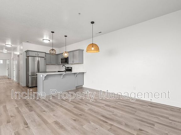 4th image of 547 N 360 W