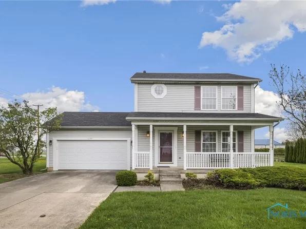 1057 Sparrow Ln, Bowling Green, OH 43402