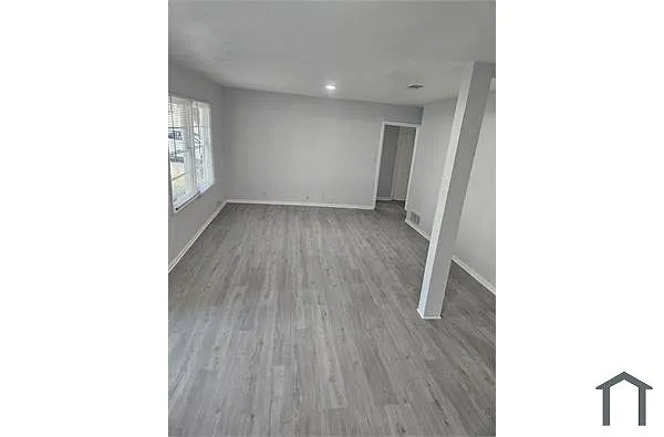 Building Photo - 402 N College St