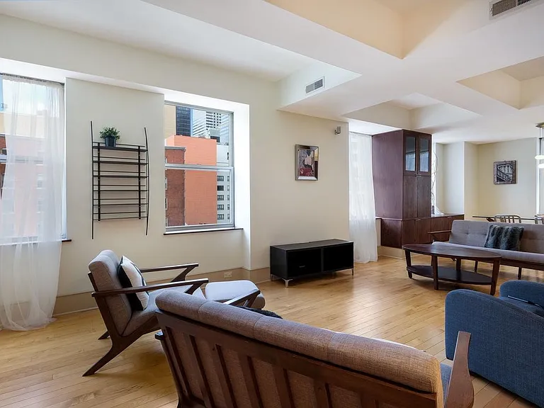 1737 Chestnut St #701 — Photo 14
